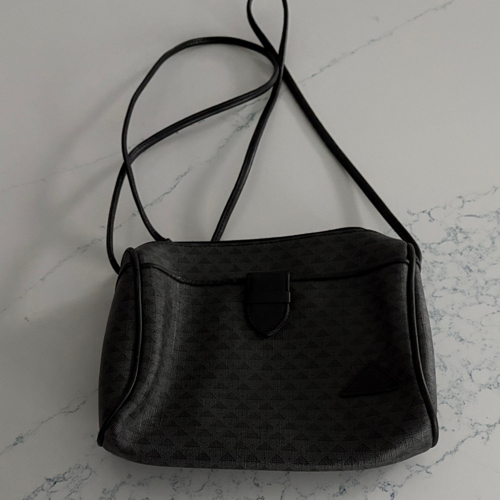 Liz Claiborne Stylish Black Crossbody Bag